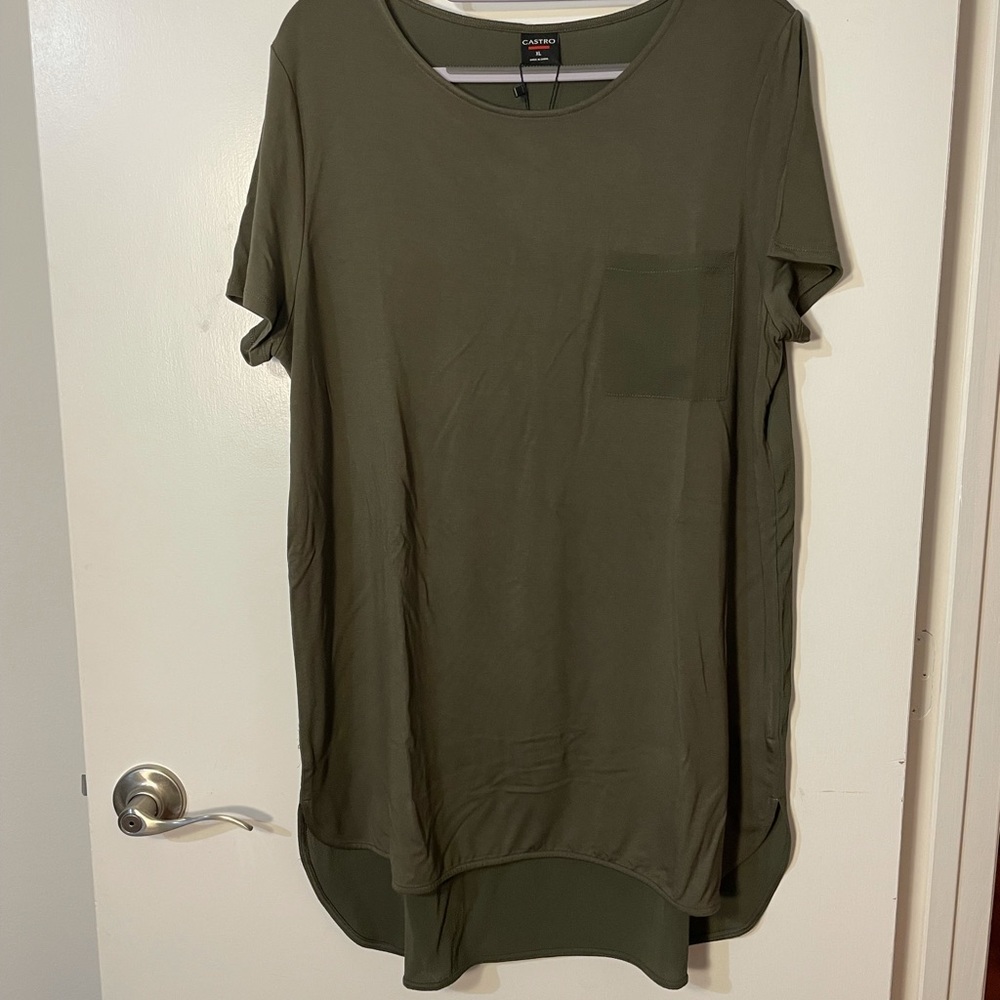CASTRO Khaki green long tee style top SZ xl. Front Viscose/back polyester.